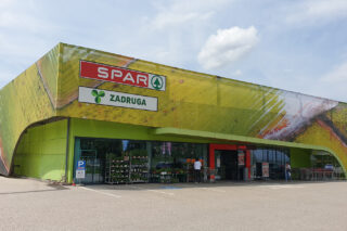 Spar Bleiburg Textilfassade