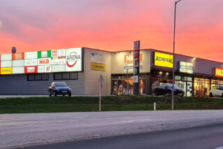 Arena Mattersburg Fassade Beleuchtet