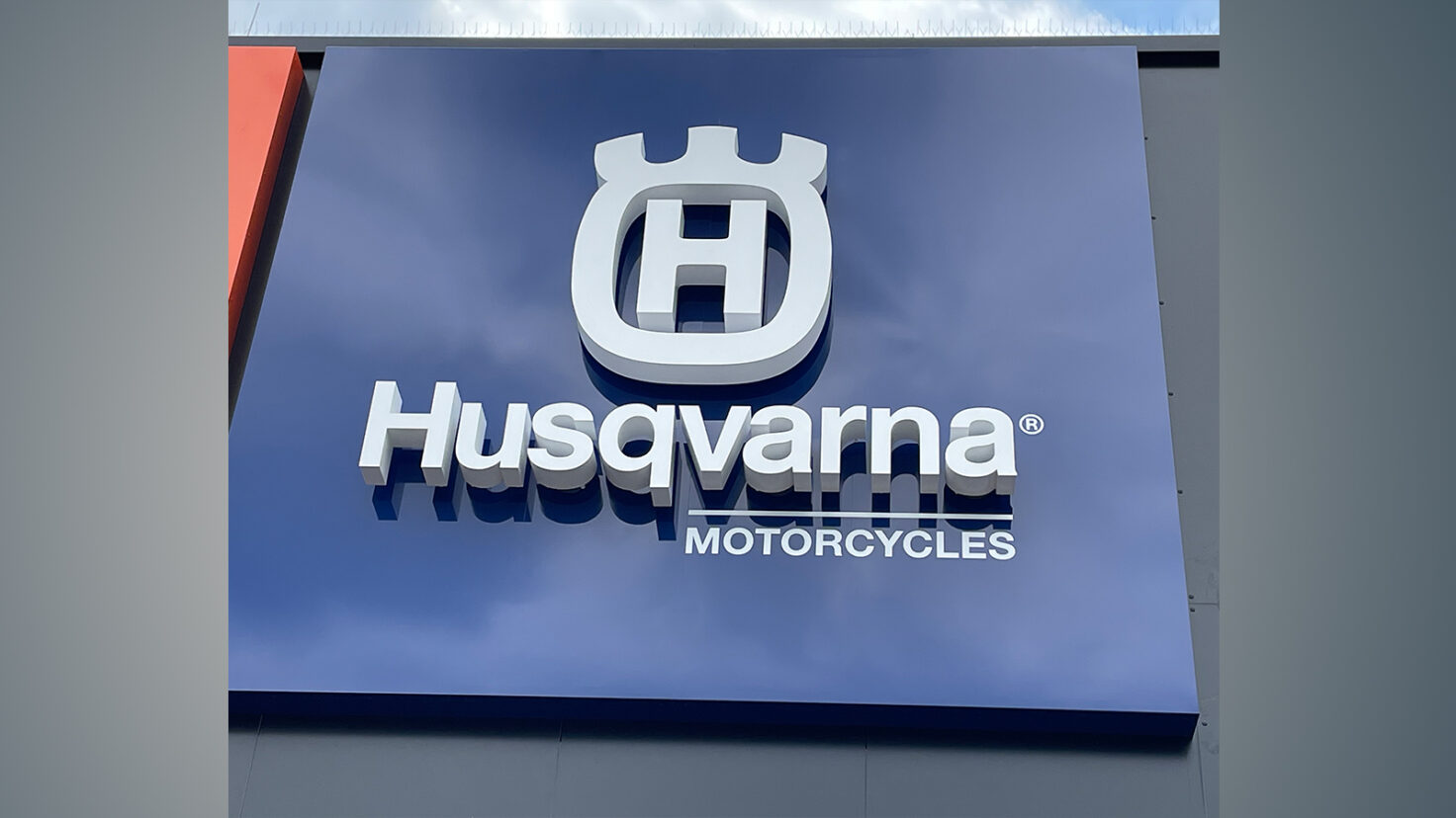 KTM Wien Leuchtschrift Husqvarna