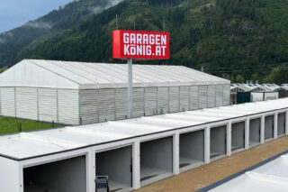 Garagenkoenig Bruck Werbeturm