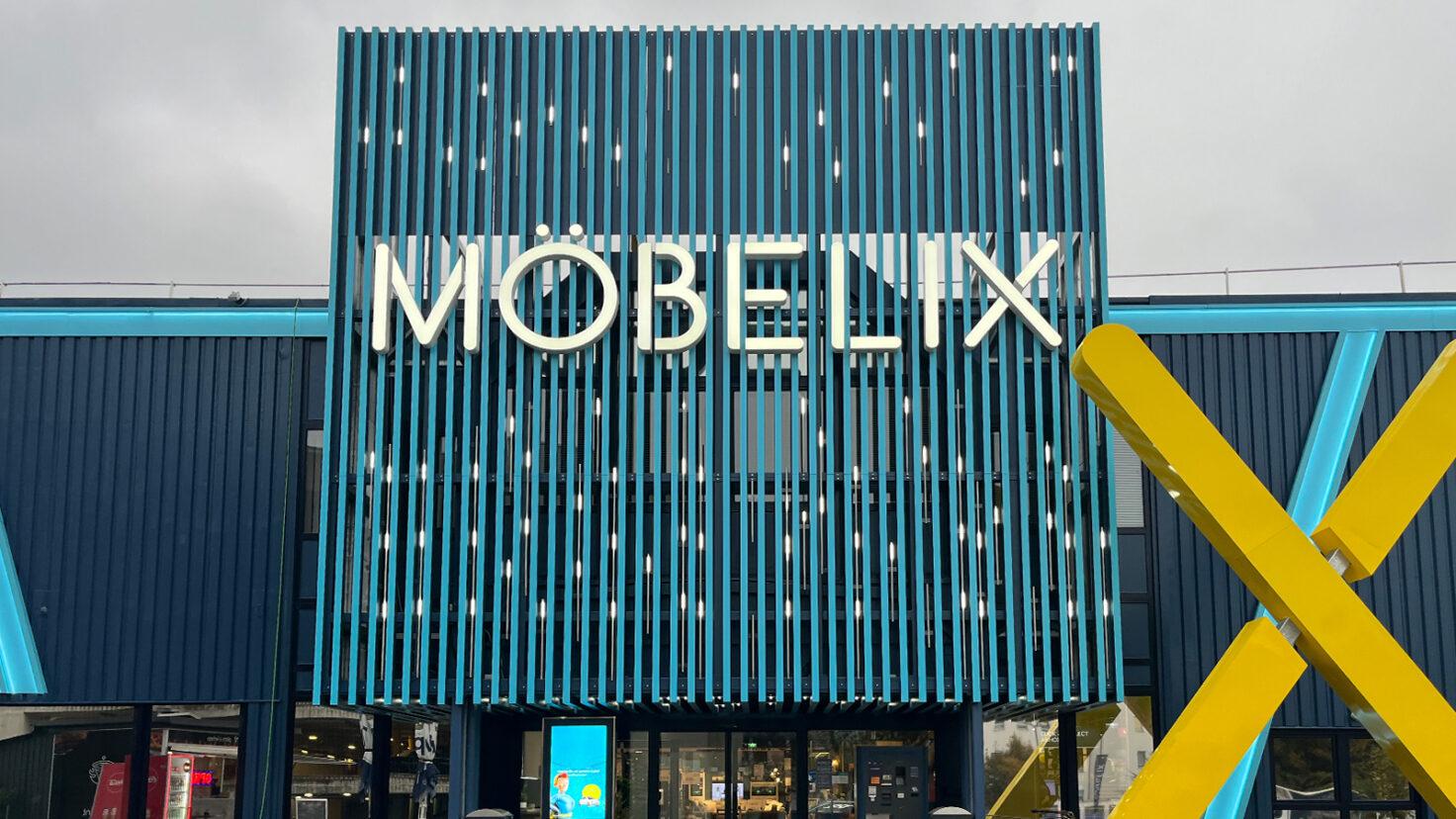 Möbelix Wels Fassade 01