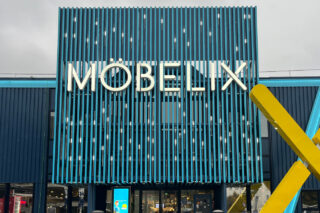 Möbelix Wels Fassade 01
