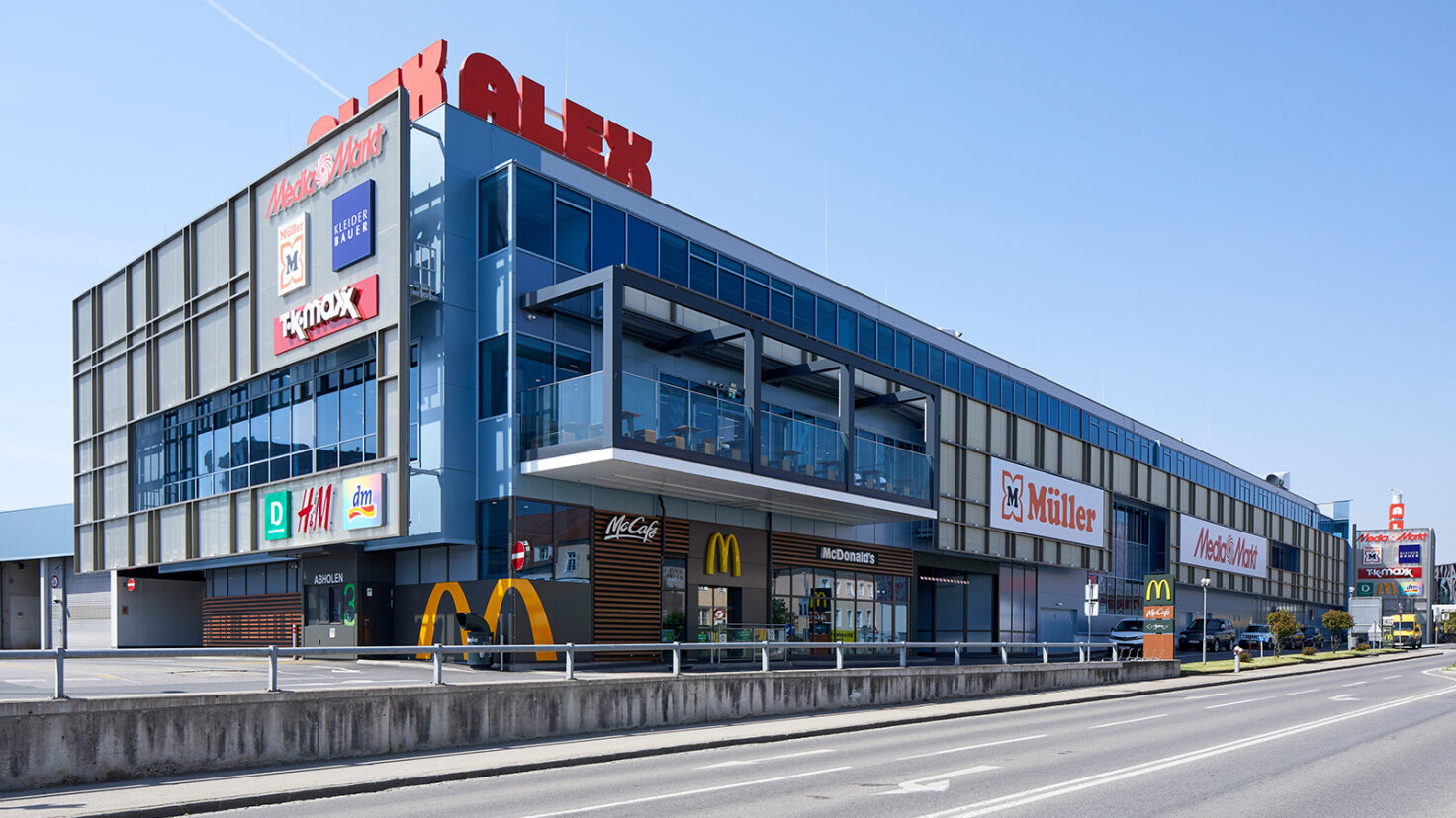 Alex Krems Shoplogos Fassade 06