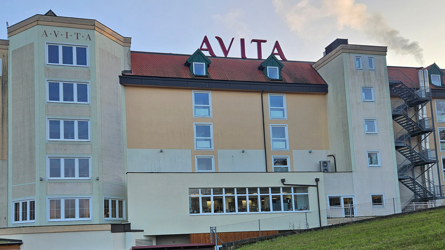 Avita Leuchtschrift Dach 02