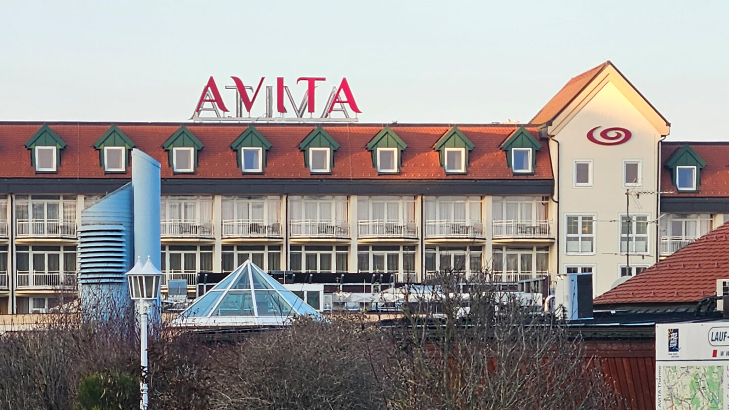Avita Leuchtschrift Dach 03