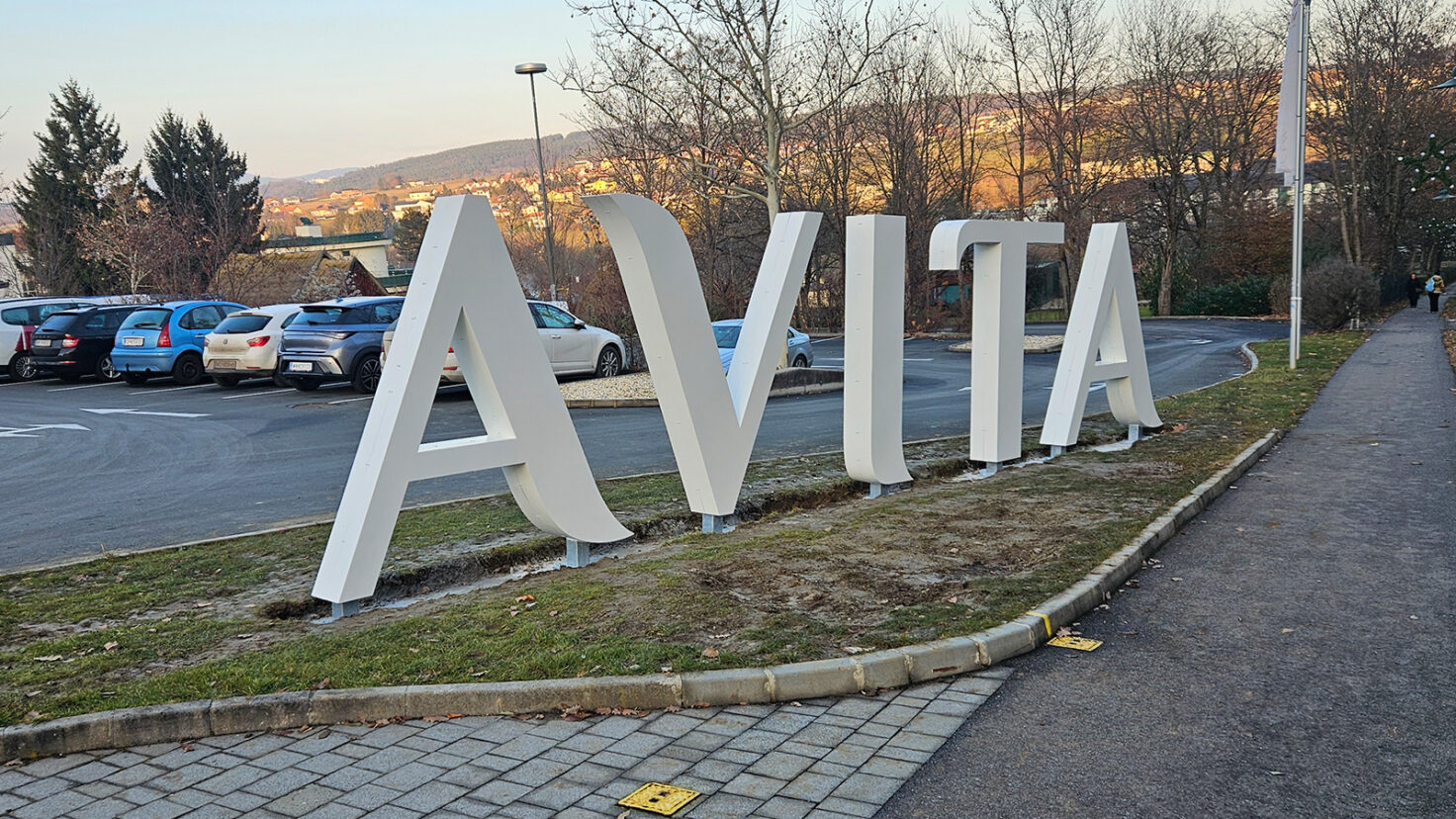 Avita Buchstaben unbeleuchtet Freistehend