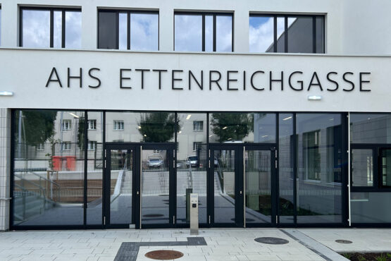 AHS Ettenreichgasse Eingang 2