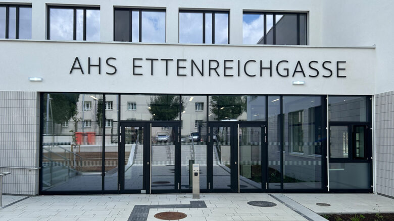 AHS Ettenreichgasse Eingang 2