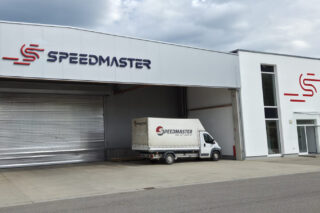 Speedmaster Leuchtschrift und unbeleuchtetes Logo