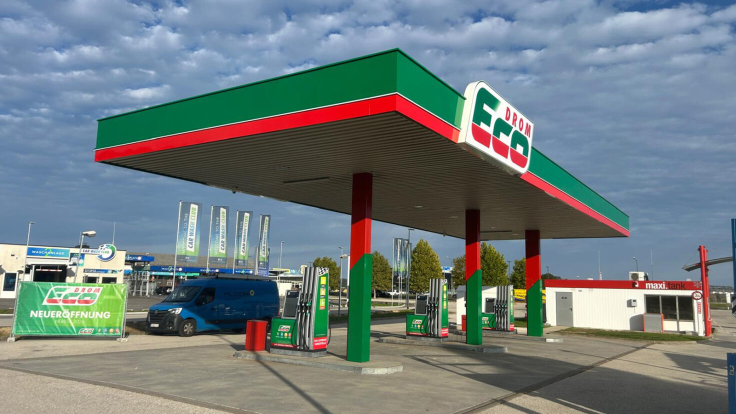 Ecodrom Wels Tankstelle Leuchtschilder Folierungen