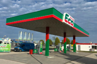 Ecodrom Wels Tankstelle Leuchtschilder Folierungen