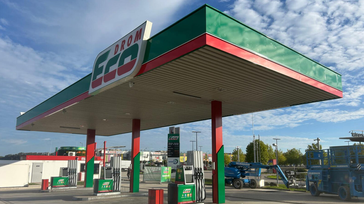 Ecodrom Wels Tankstelle Leuchtschilder Folierungen