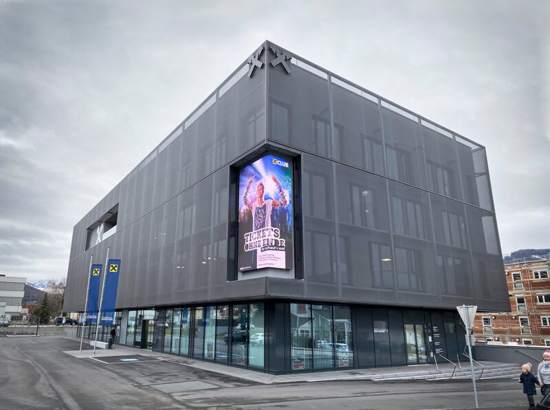 RLB Kirchdorf Outdoor 02 HUBER Signage Sonder-Displays machen alles möglich