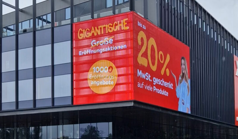Digital Signage Videowall beim XXXLutz in Linz von HUBER Signage
