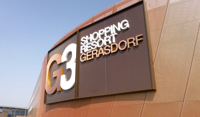 Das Logo des Einkaufszentrums G3 in Gerasdorf ausgeführt als Leuchtbuchstaben